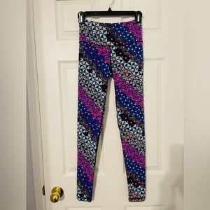 NWOT VICTORIA'S SECRET Essential Pocket Leggings